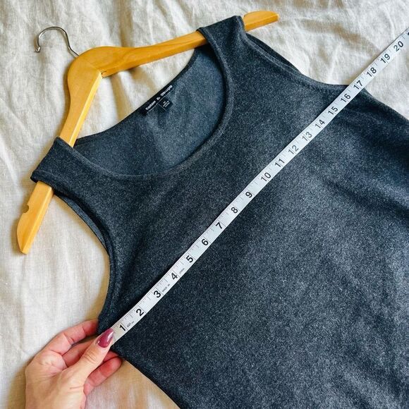 Cable & Gauge NWOT charcoal gray sleeveless sweater tank size medium - Picture 7 of 7